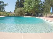 Picture of the clear water of the pool